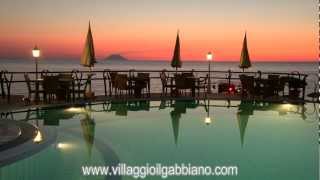 preview picture of video 'Villaggio sul mare in Calabria - Il Gabbiano.'