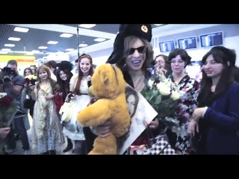 YOSHIKI's arrival in Moscow (5/18/2014) for Yoshiki World Tour