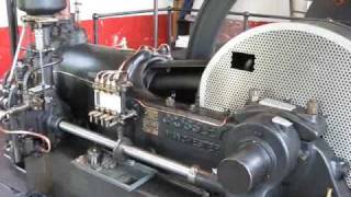 preview picture of video 'Crossley O-120 dieselmotor in gemaal de Biezen Vianen'