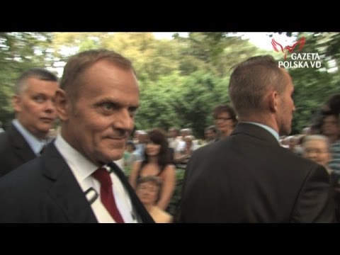 Klika żegna kumpla,  prawdziwego patryjote
