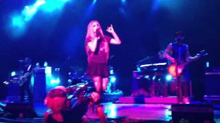 Avril Lavigne - Here's to Never Growing Up (Live) [Kiss Wham Bam Toronto Aug 31/13]