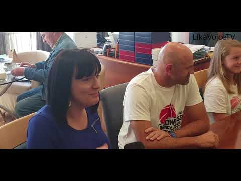 Mlađe kadetkinje ŽKK Gospić na prijemu kod gradonačelnika Karla Starčevića 09.10.2019.