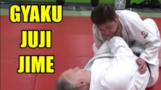 GYAKU JUJI JIME Cross Lapel Strangle from Bottom Newaza