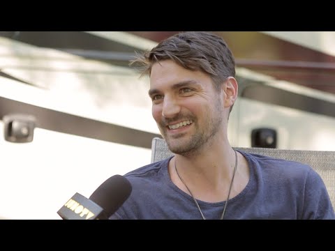 Tim Baker of Hey Rosetta! Plays 'Would You Rather?' at TURF 2014 | JUNO TV