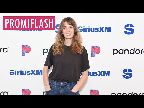 Video Thumbnail: Großer Diamantring: Maya Hawke entfacht Verlobungsgerüchte