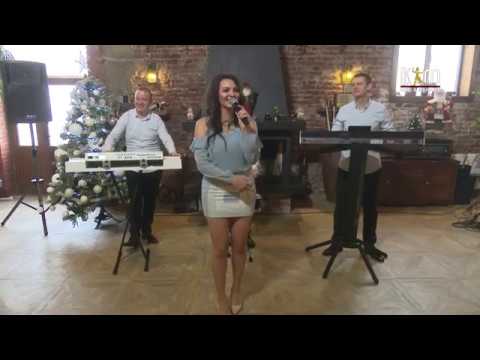 САРА И ФАВОРИТИ БЕНД - БАЈКА