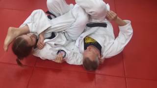 Rolling Tucked Leg Knee Lock