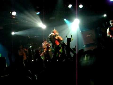 Soulfly - Refuse / Resist [Sepultura cover] Milk Moscow 31-10-2010].AVI