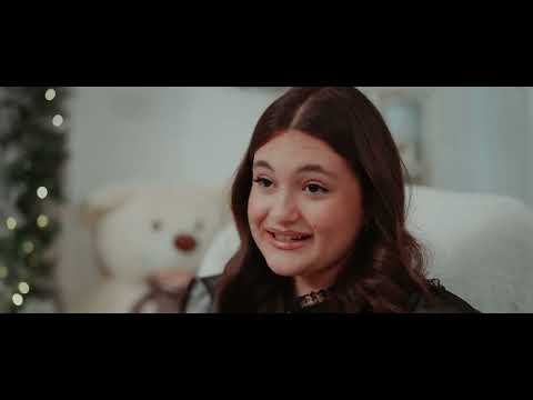 Andra Munteanu - Din An în An ( Colind Românesc )