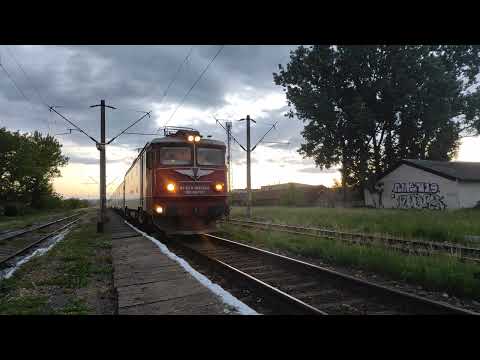 Tren IR1832 Cluj - Galati trece intarziat 293 de minute prin  Suceava Vest cu EA782 - 26.05.2022