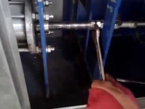 Liquid packaging machine metering pump leakage adjustment