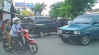 preview picture of video 'Blusukan Perumahan Tlogosari Semarang'