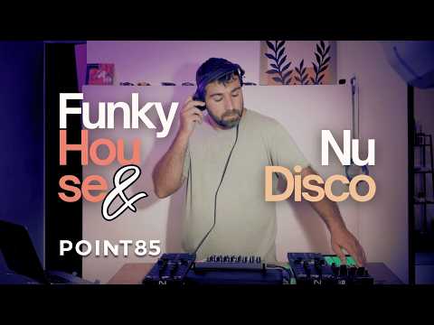 Casual DJ Mix at Home with Groovy House Music and Nudisco