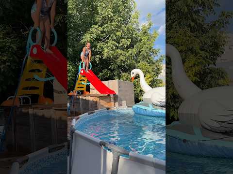 Ko je bolje skočio u bazen? 😎 #bazen #anđela #leto