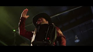 Eres Puro Veneno Lyrics English Translation