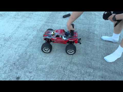 Running video of my Traxxas T-maxx with my low end torque tune