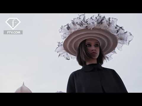 Spectacular everyday chic by Alvaro Calafat, Barcelona Fall/Winter 2021-22 | FashionTV | FTV
