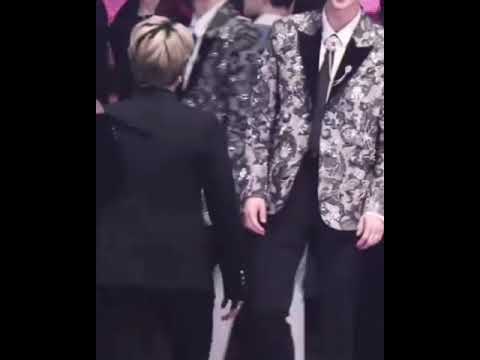 JIMIN corriendo a los brazos de EUNWOO 😍