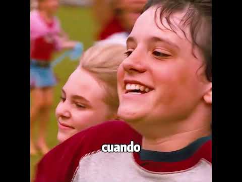 El chico fue sanado de por vida por la nueva compañera de clase.#peliculas #movie #shorts