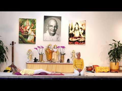 YOGA "Im Gleichgewicht" Sanfte Mittelstufe - Yoga Vidya Live 16:15 Uhr 06.07.2021