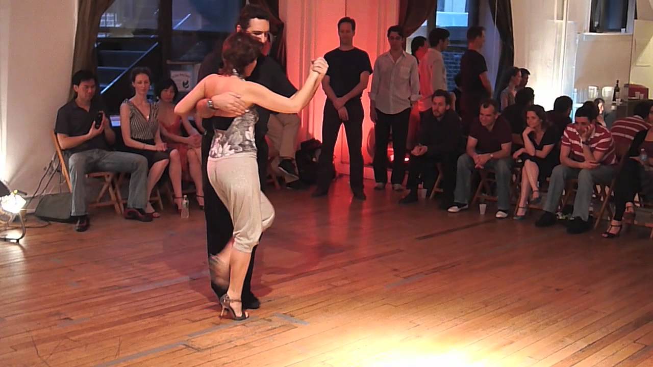 Gustavo Benzecry & Maria Olivera tango perf. at Práctilonga-939 (NYC)