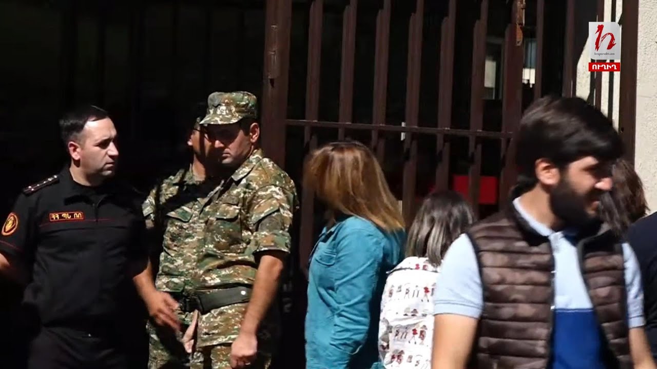 #Հիմա. Անհետ կորած զինծառայողների ծնողների բողոքի ակցիան` ՊՆ շենքի մոտ․ ուղիղ