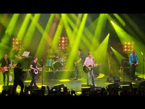 Per Persson och Nya Packet med Jakob Hellman - Tusen Dagar Härifrån