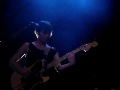Kaki King - You Don't Have To Be Afraid (Live 5/14/2010)