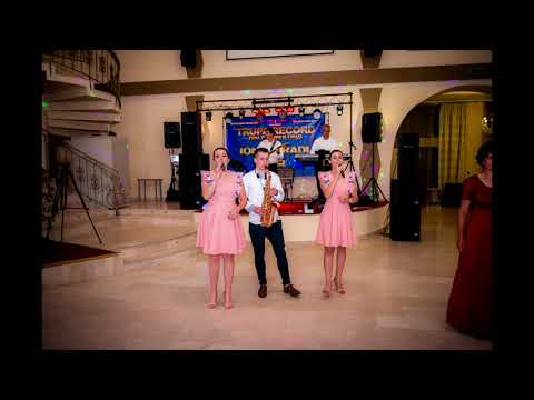 Ionica Radu si solistele Trupei Record   live 2018 (cover)