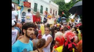 preview picture of video 'Cenas do Carnaval de rua de Olinda 2012 parte 1 de 2'