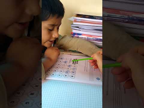 ALEJANDRO DELETREANDO SU NOMBRE EN INGLES