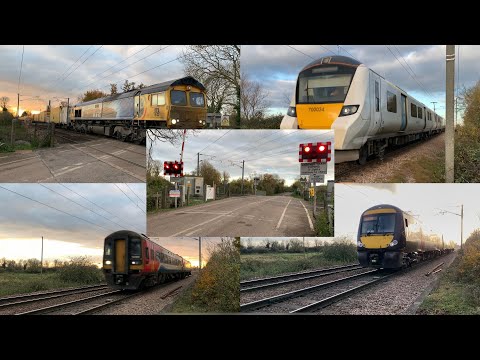 A few Christmassy trains at Kiln Lane Level Crossing (Cambridgeshire) (04.11.2020)