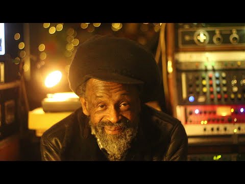 13 minutes with Ras Muffet - Roots Injection Records