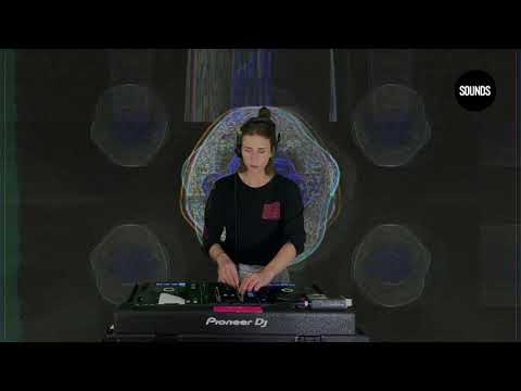dj: Kasia Gościńska  vj:Sol Jalife / Max Ferrer