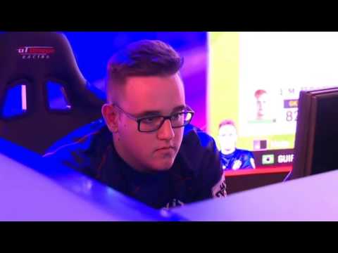 Guifera (azul escuro) vs Ettorito97 (azul claro) Final Mundial -GuiFera Campeão PES 2017