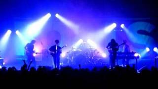 FOALS - After Glow - Paris - Elysée M. - 25/11/10.MOV