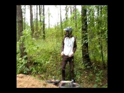 strubergs taisa biitus uz veluka