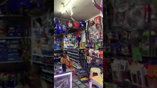 Primul nostru mini-tur al magazinului de piese auto și accesorii (Prima investiț