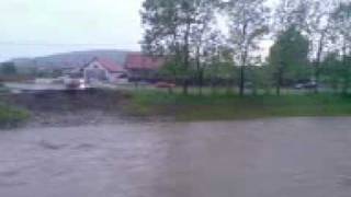 preview picture of video 'Povodeň v Šenově u Nového Jičína řeka Jičínka 16.5.2010 kolem 19:00'