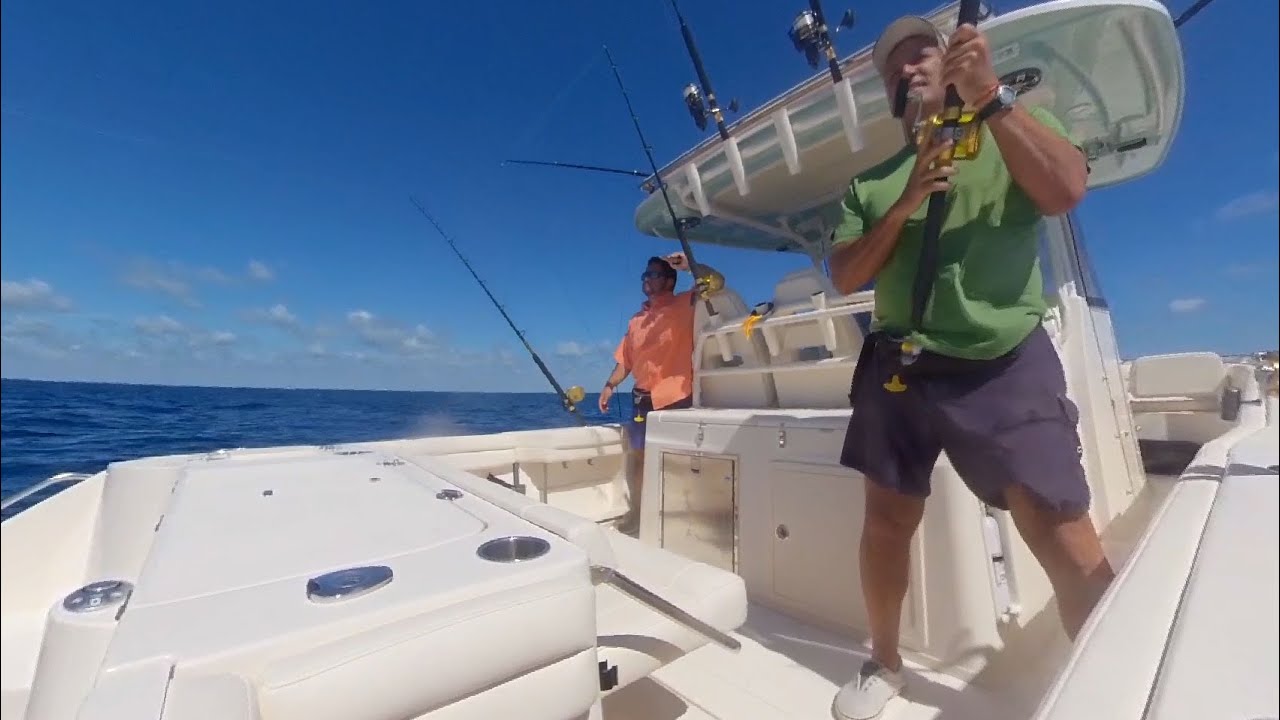 Grady-White Boats: Canyon 326 (360° Video)