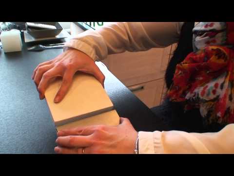 Raccord de plinthe et socle de cuisine.