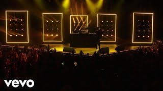 Aminé - Blinds (Live) - #VevoHalloween