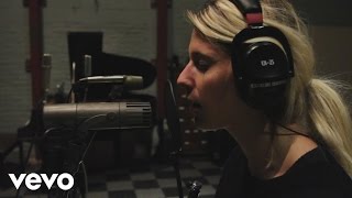 Bully - "I Remember" (In Studio)