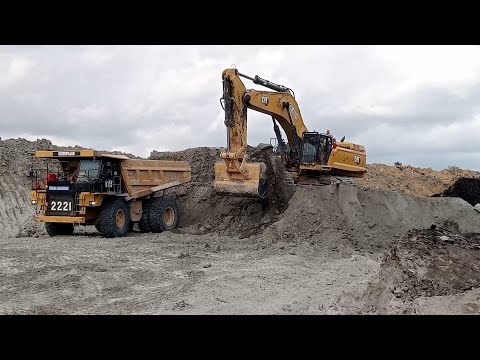 Caterpillar Excavator 395, Excavator 395 Loading Caterpillar Dumpers OHT 773 - Coal Mining Works