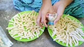 Download lagu Savory and crispy coconut root cake recipe || bottle cap mold😀 mp3