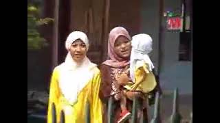 Download lagu Nostalgia Pembacaan Maulid Habsyi( simthutduror) 2010 mp3