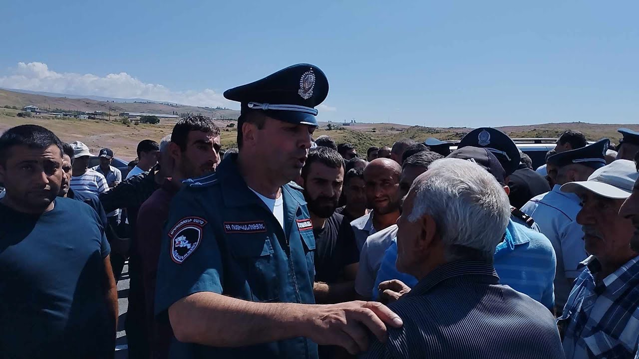 Լարված իրավիճակ Թալին-Երևան ճանապարհին