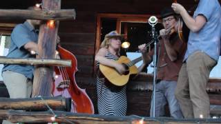 Jes Raymond and The Black Berry Bushes at Burgdorf Hot Springs: 07/19/16
