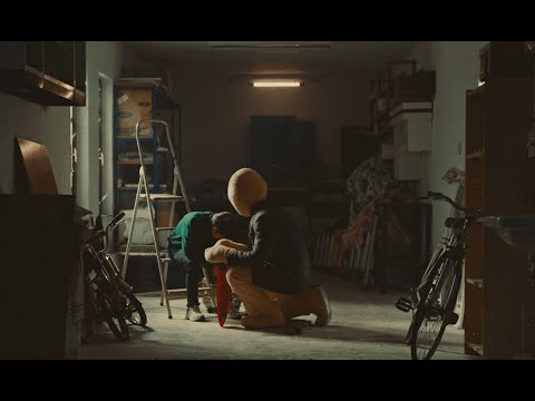 Besmaya - Cuando te tengo delante (Video Oficial)