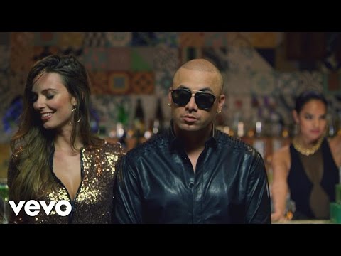 Wisin - Vacaciones (Official Video)